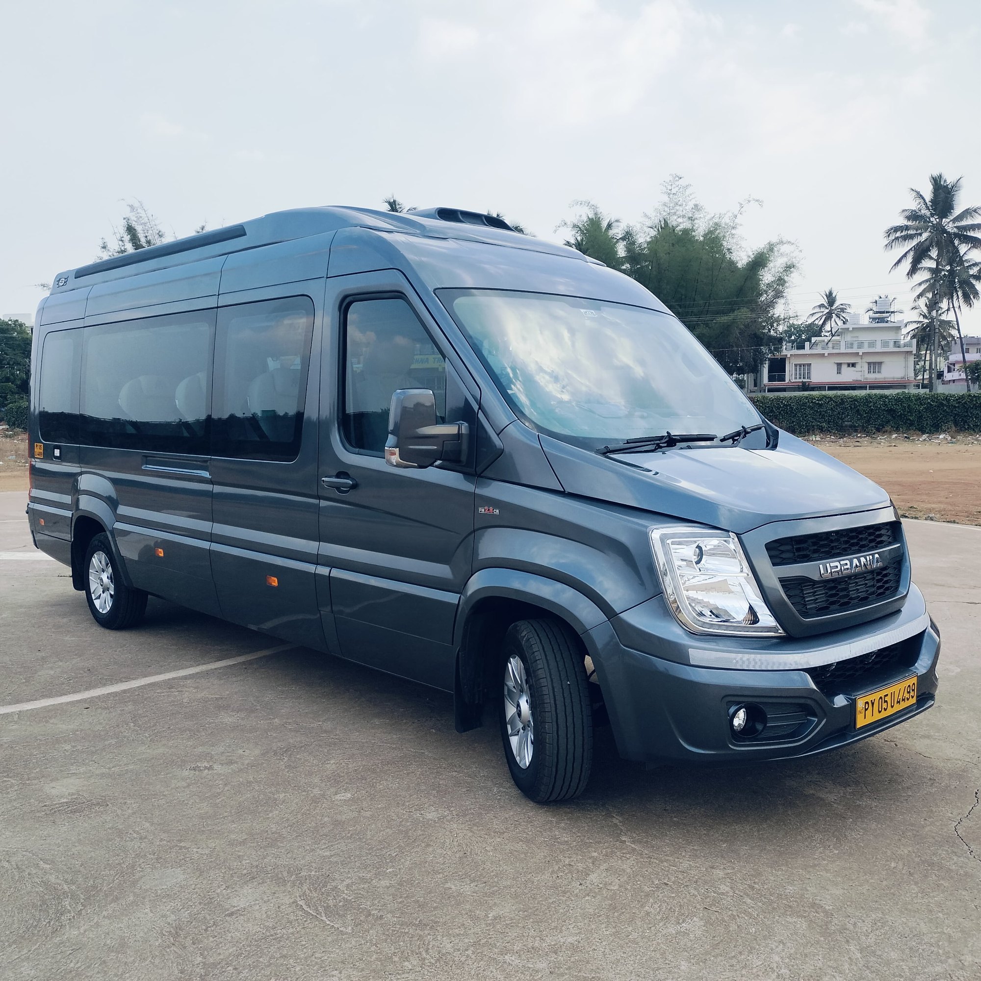 Force Urbania / Tempo Traveller